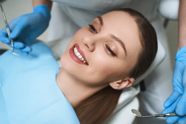 paciente con empaste dental